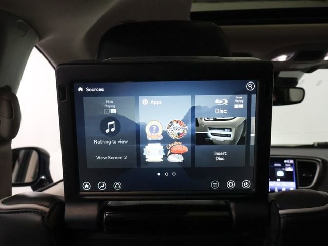 2021 Chrysler Pacifica Limited - Photo 17