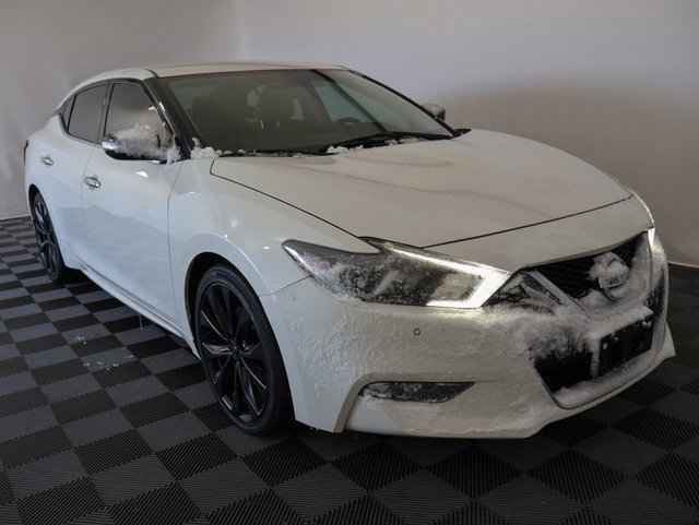 2017 Nissan Maxima SR photo 2