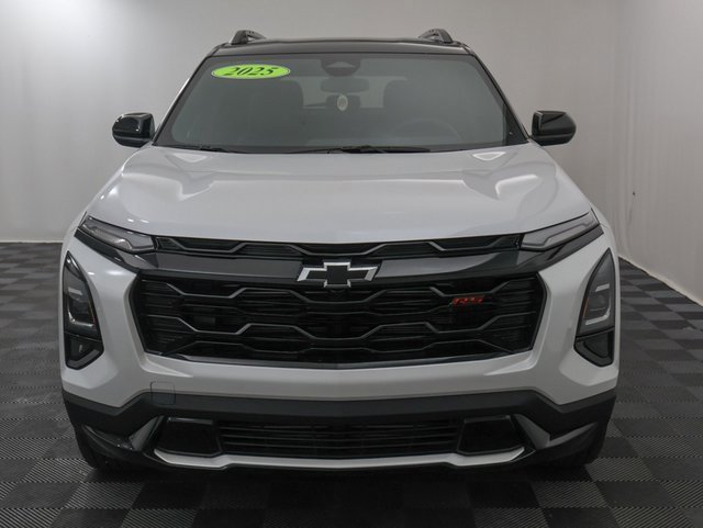 2025 Chevrolet Equinox RS photo 2