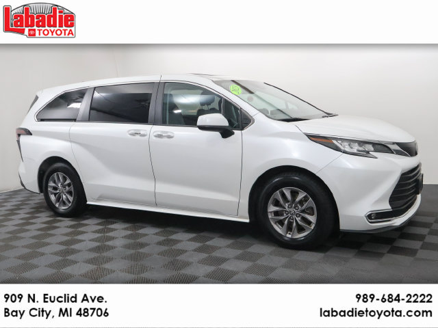 2023 Toyota Sienna XLE