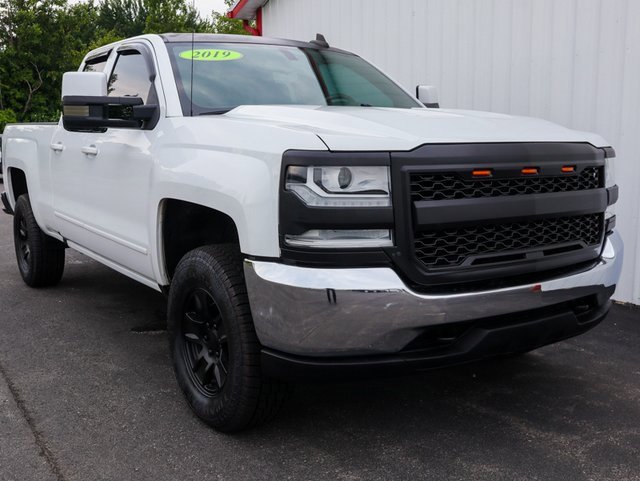 Used 2019 Chevrolet Silverado 1500 LD LT with VIN 2GCVKPEC3K1113492 for sale in Bay City, MI