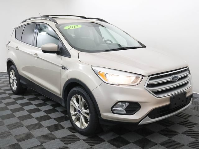 Used 2017 Ford Escape SE with VIN 1FMCU9GDXHUE11162 for sale in Bay City, MI