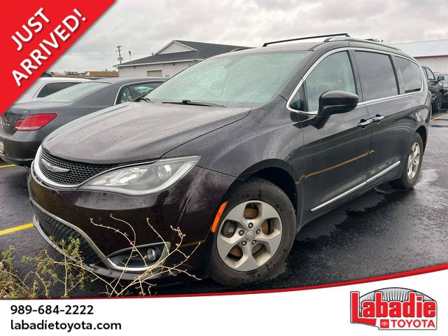2017 Chrysler Pacifica Touring-L Plus