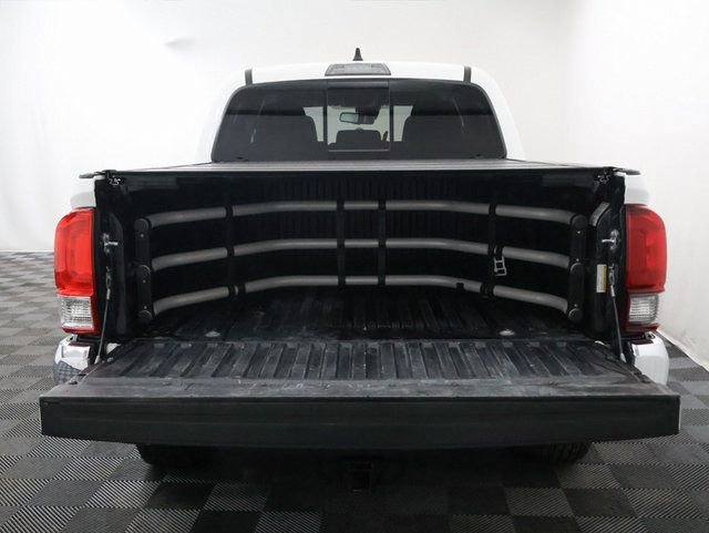 2022 Toyota Tacoma SR5 - Photo 9