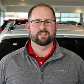 Staff member Adam Everett from ID_f0db91