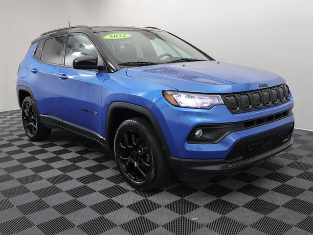 Used 2022 Jeep Compass Altitude with VIN 3C4NJDBB1NT171245 for sale in Bay City, MI