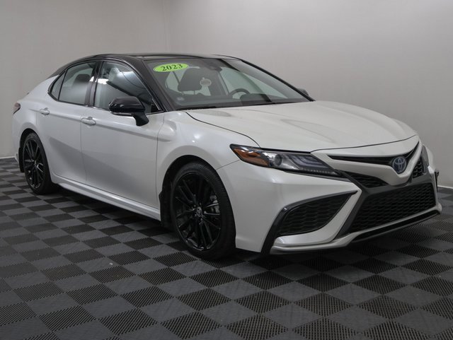 2023 Toyota Camry Hybrid XSE photo 2
