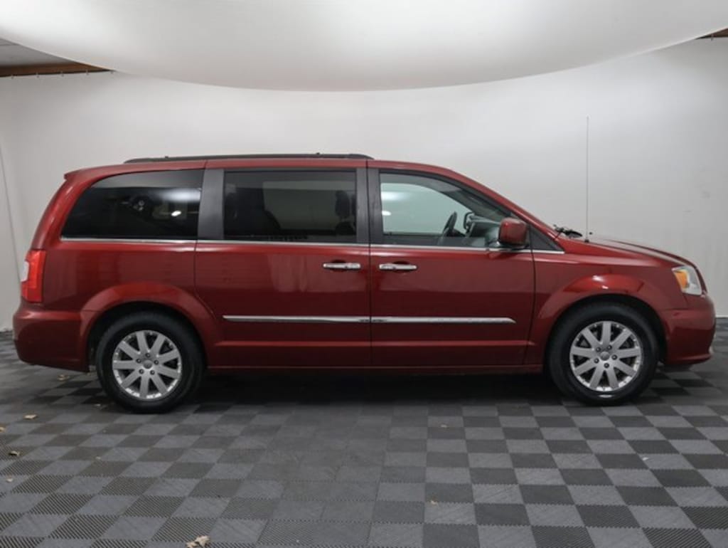 Used 2016 Chrysler Town & Country Touring Van LWB Passenger Van