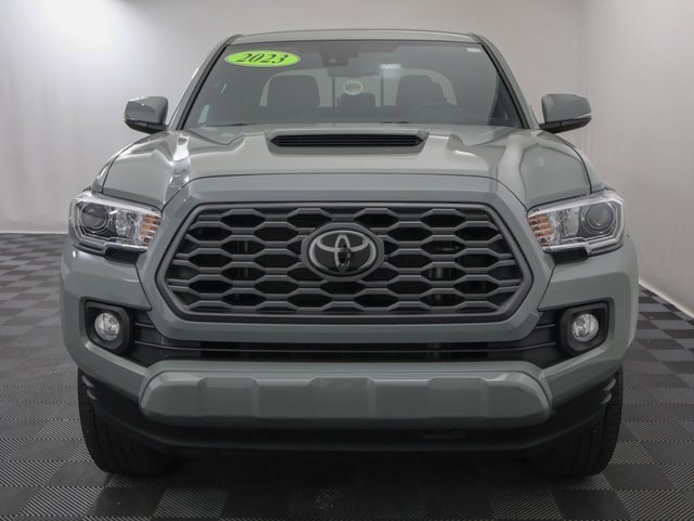 2023 Toyota Tacoma TRD Sport V6 photo 2