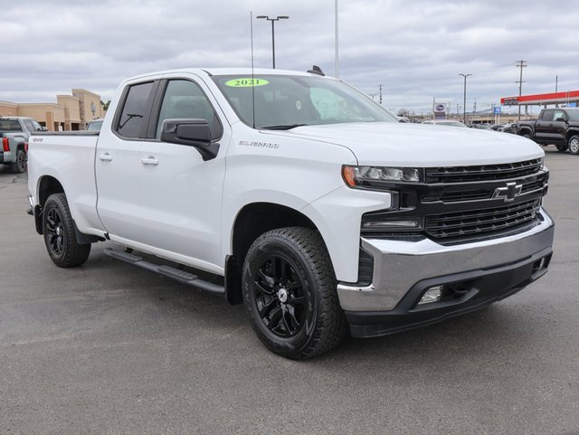 Used 2021 Chevrolet Silverado 1500 LT with VIN 1GCRYDED1MZ113850 for sale in Bay City, MI