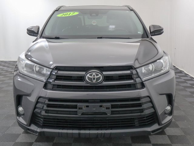 2017 Toyota Highlander SE photo 2