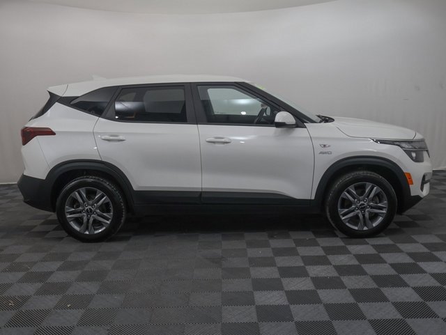 2023 Kia Seltos LX photo 4