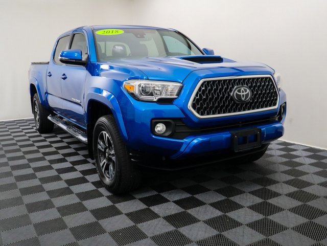 Used 2018 Toyota Tacoma SR5 with VIN 5TFDZ5BN8JX036511 for sale in Bay City, MI