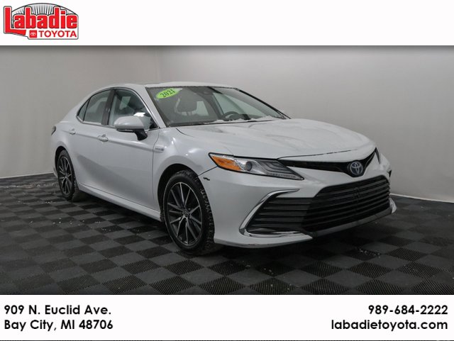 2021 Toyota Camry XLE's photo