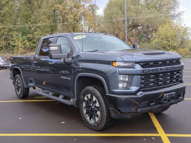 2020 Chevrolet Silverado 2500HD Custom photo 2