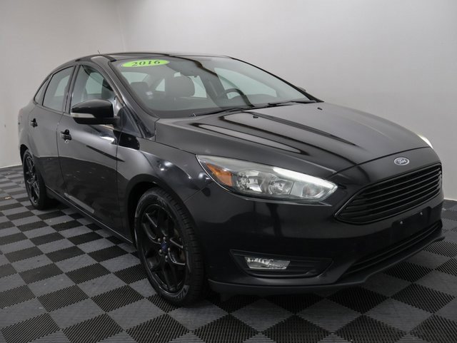Used 2016 Ford Focus SE with VIN 1FADP3F24GL323067 for sale in Bay City, MI