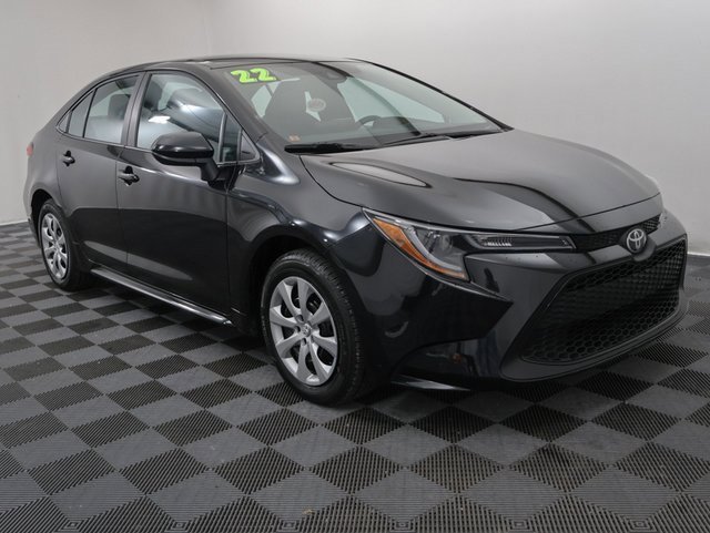 Certified 2022 Toyota Corolla LE with VIN 5YFEPMAE5NP322312 for sale in Bay City, MI