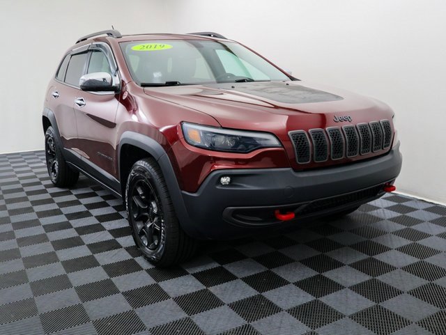 Used 2019 Jeep Cherokee Trailhawk with VIN 1C4PJMBX2KD189663 for sale in Bay City, MI