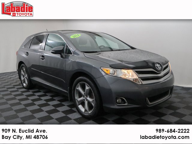 2014 Toyota Venza LE's photo