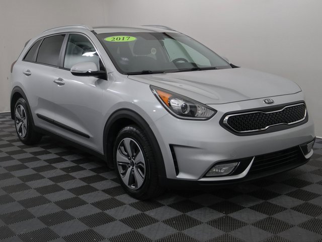 Used 2017 Kia Niro EX with VIN KNDCC3LC1H5086686 for sale in Bay City, MI