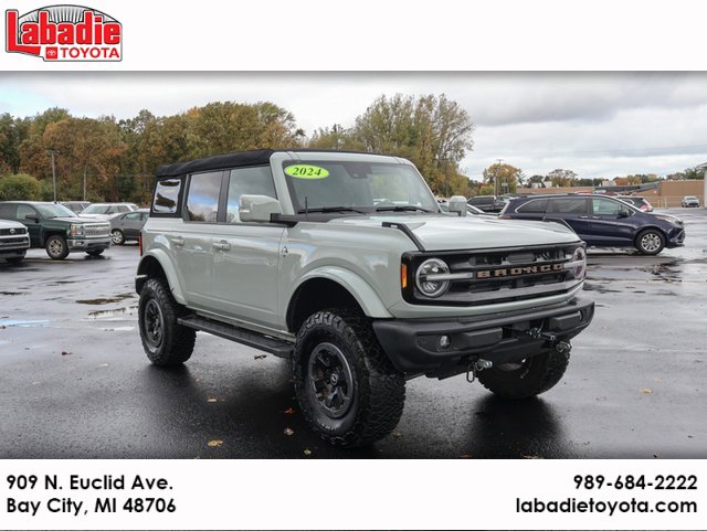2024 Ford Bronco 4-Door Outer Banks's photo