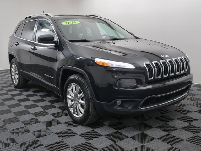 Used 2016 Jeep Cherokee Limited with VIN 1C4PJMDS7GW347993 for sale in Bay City, MI