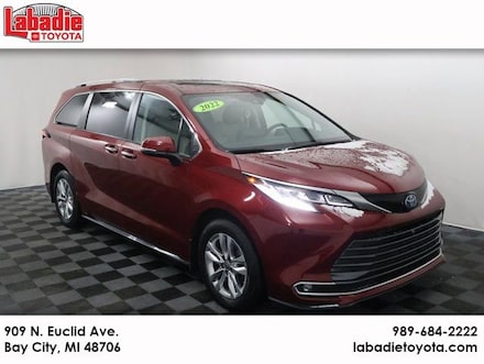 2022 Toyota Sienna Limited Van Passenger Van