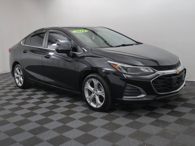 Used 2019 Chevrolet Cruze Premier with VIN 1G1BF5SM9K7104879 for sale in Bay City, MI
