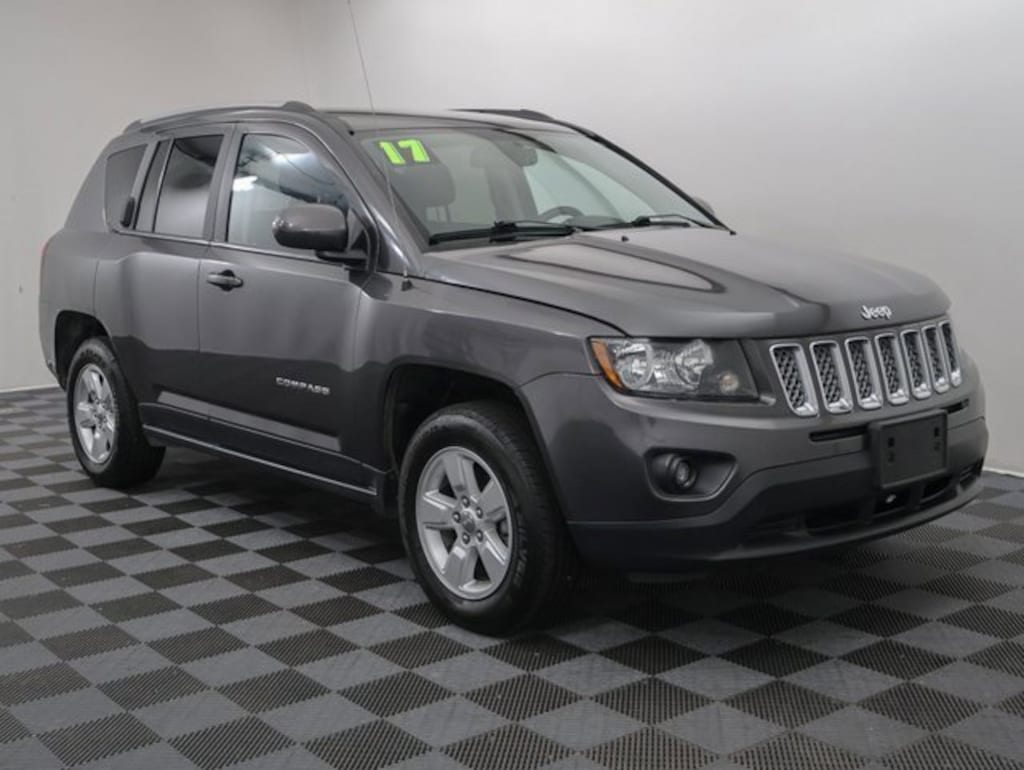 Used 2017 Jeep Compass Latitude FWD SUV
