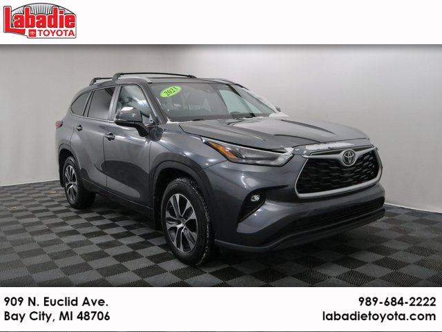 2023 Toyota Highlander XLE's photo