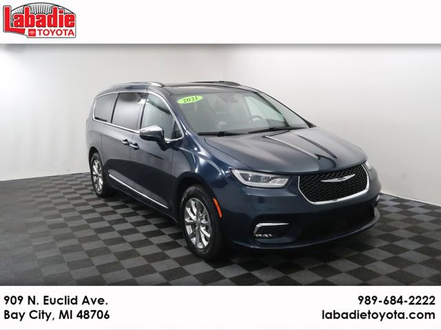 2021 Chrysler Pacifica Limited's photo