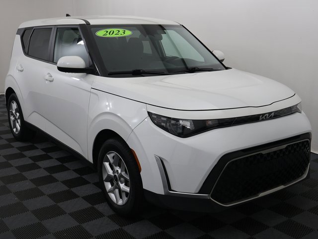 2023 Kia Soul LX photo 3