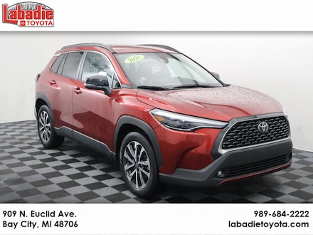 2025 Toyota Corolla Cross XLE SUV
