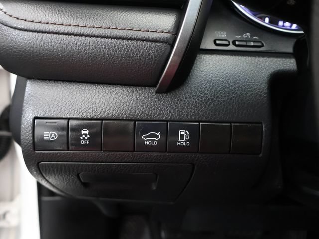2020 Toyota Camry LE - Photo 18