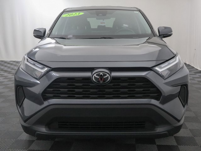 2023 Toyota RAV4 LE photo 2