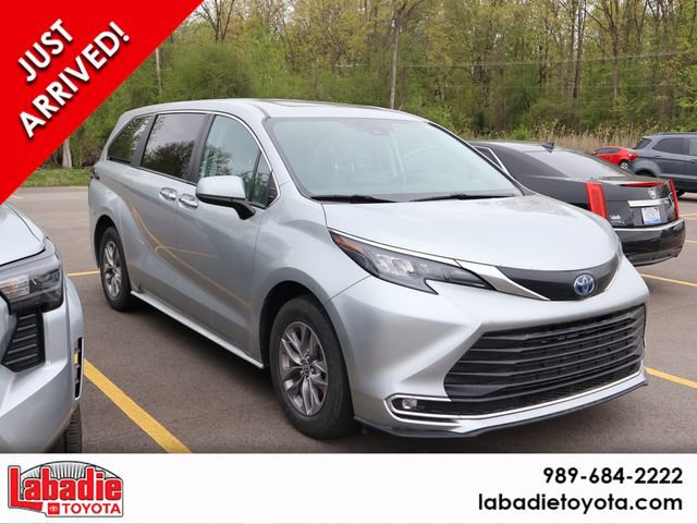 2024 Toyota Sienna Van Passenger Van 