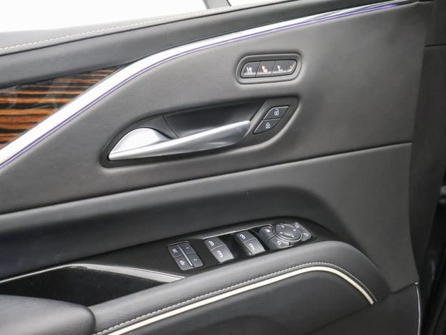 2024 Cadillac Escalade ESV Premium Luxury - Photo 17