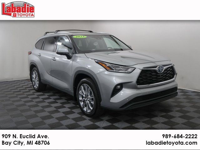 2023 Toyota Highlander Hybrid SUV 