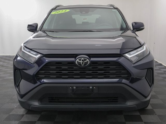 2024 Toyota RAV4 XLE photo 2