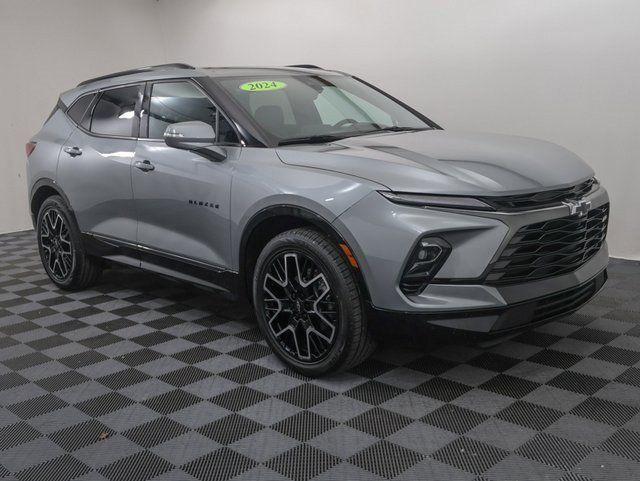 2024 Chevrolet Blazer RS photo 2