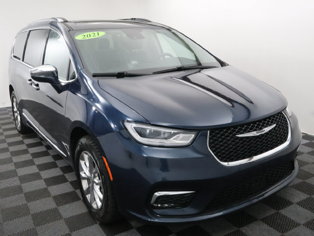 Used 2021 Chrysler Pacifica Limited with VIN 2C4RC3GG6MR595046 for sale in Bay City, MI