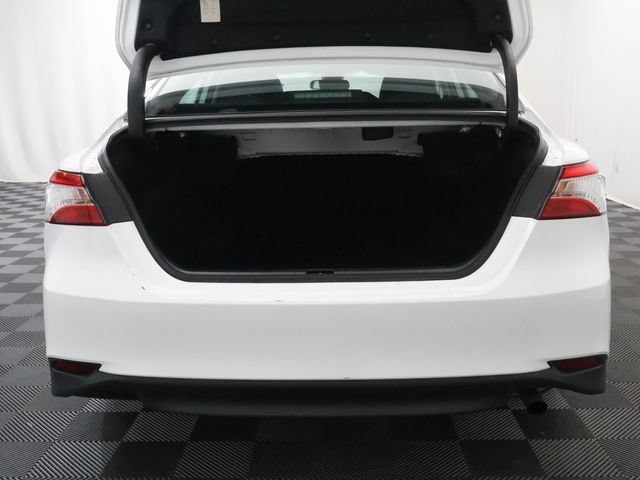 2020 Toyota Camry LE - Photo 6