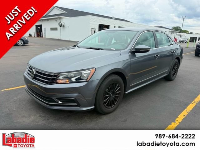 2017 Volkswagen Passat 1.8T S Auto's photo