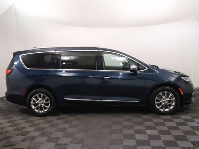 2021 Chrysler Pacifica Limited - Photo 4