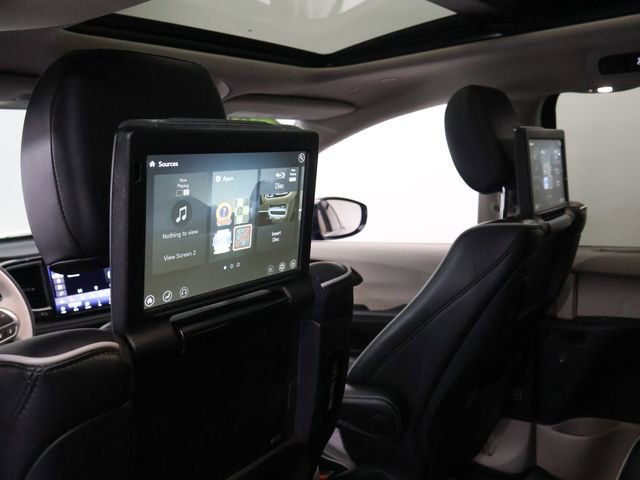 2021 Chrysler Pacifica Limited - Photo 16