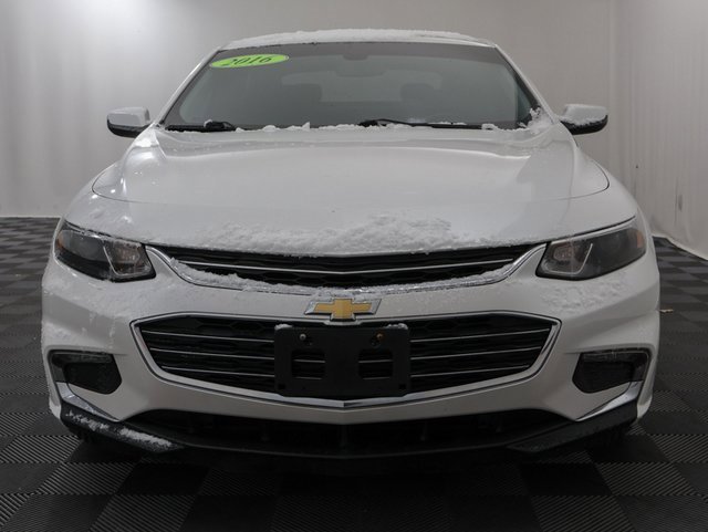2016 Chevrolet Malibu 1LT photo 2