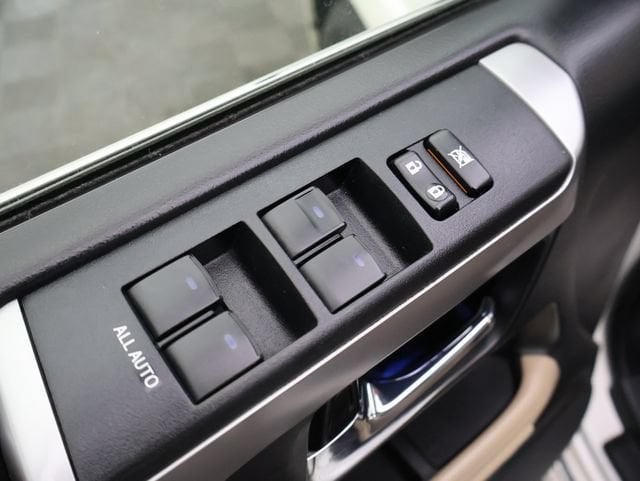 2017 Toyota 4Runner Limited - Photo 17