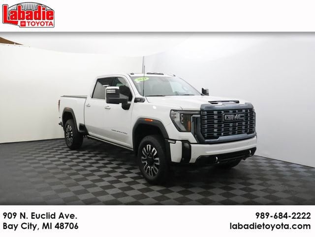 2024 GMC Sierra Denali Ultimate 4WD Crew Cab Long Box's photo
