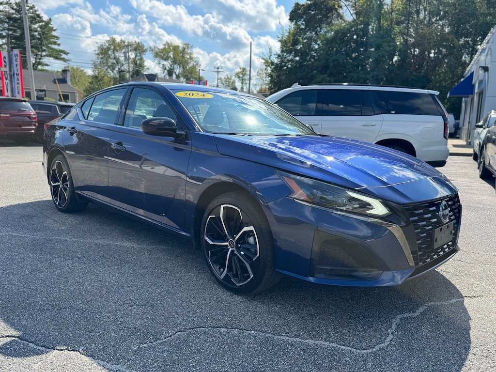 Used 2024 Nissan Altima 2.5 SR Sedan