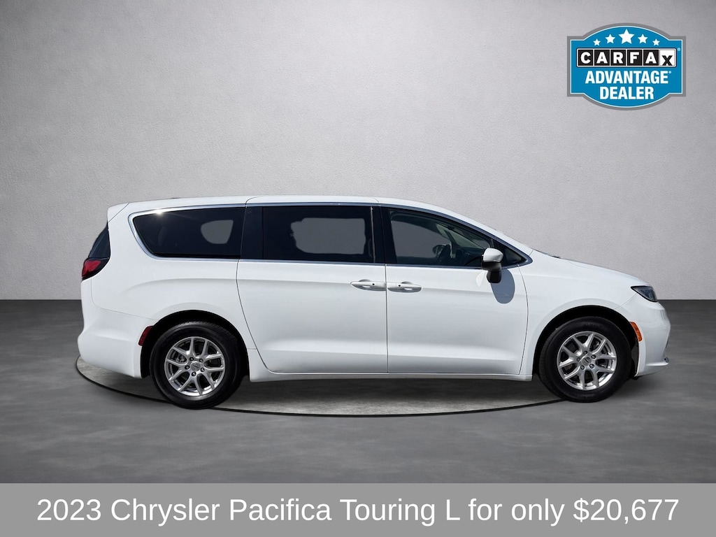 Used 2023 Chrysler Pacifica Touring L Minivan/Van